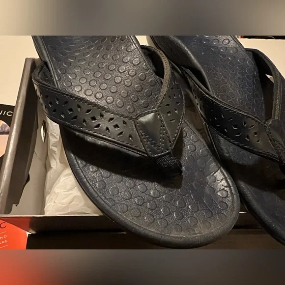 WOMEN’S NAVY VIONIC TIDEPERF SANDALS. - Picture 4 of 9